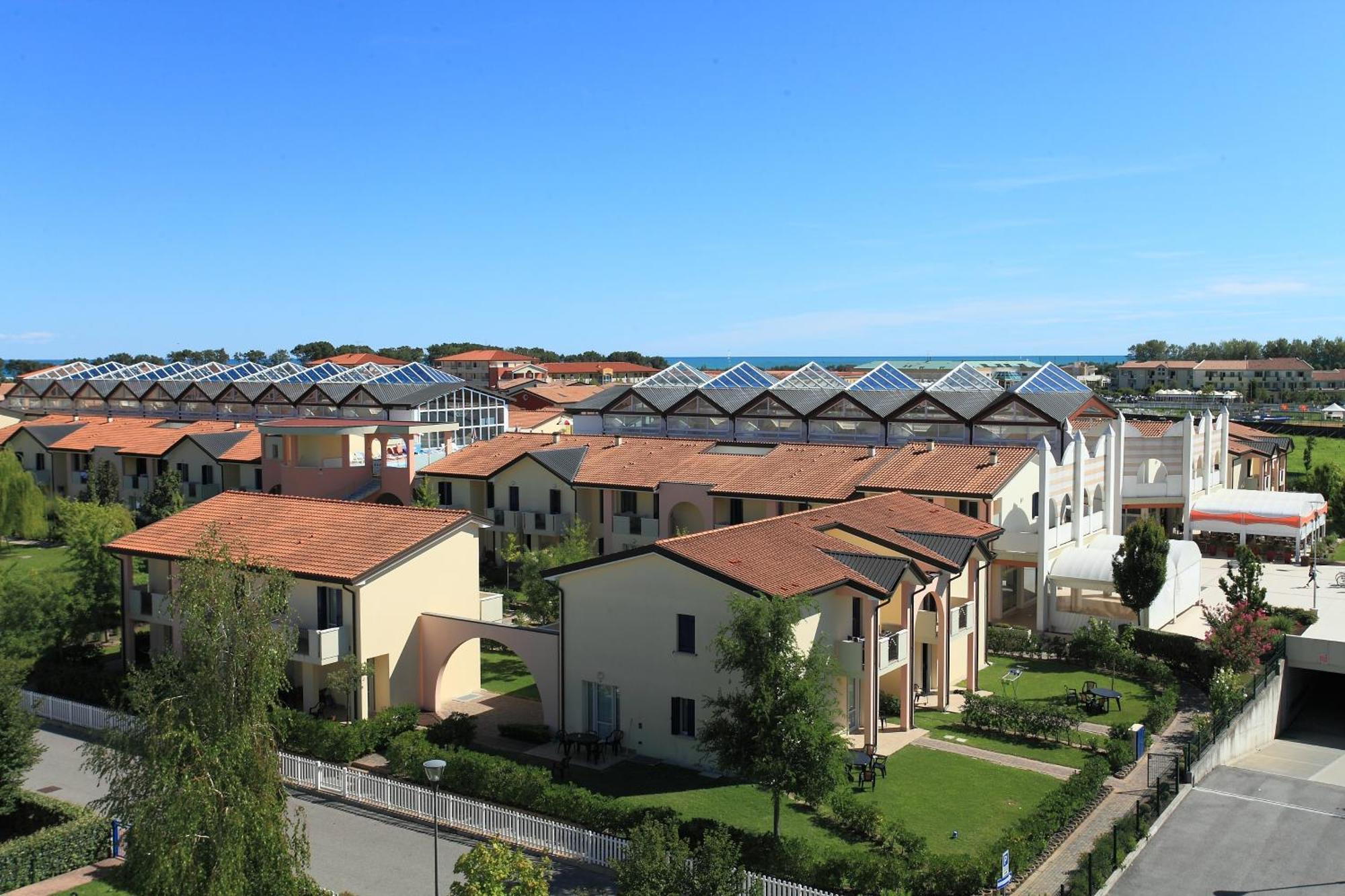 Altanea Residences Con Piscina Caorle Extérieur photo