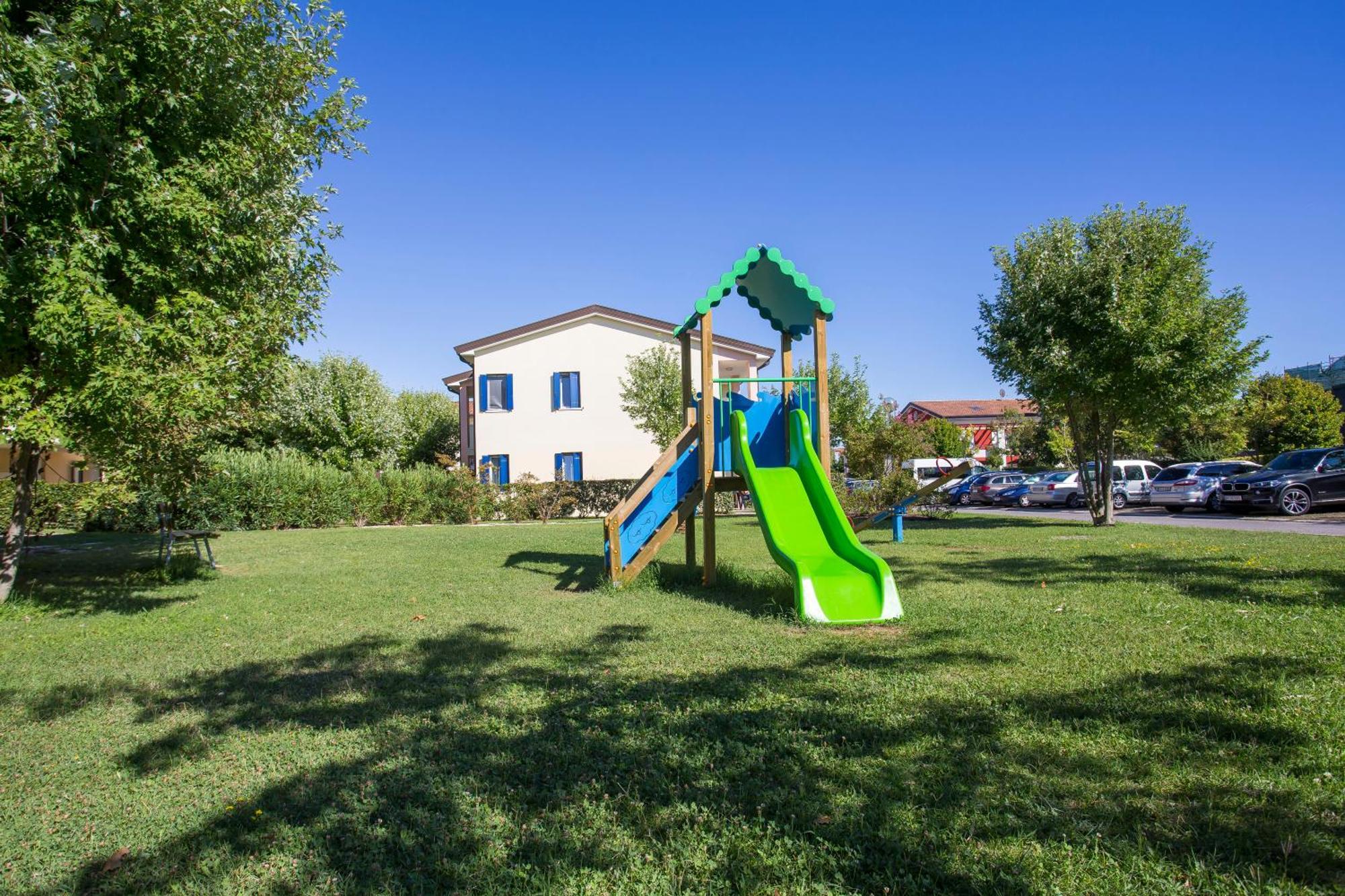 Altanea Residences Con Piscina Caorle Extérieur photo