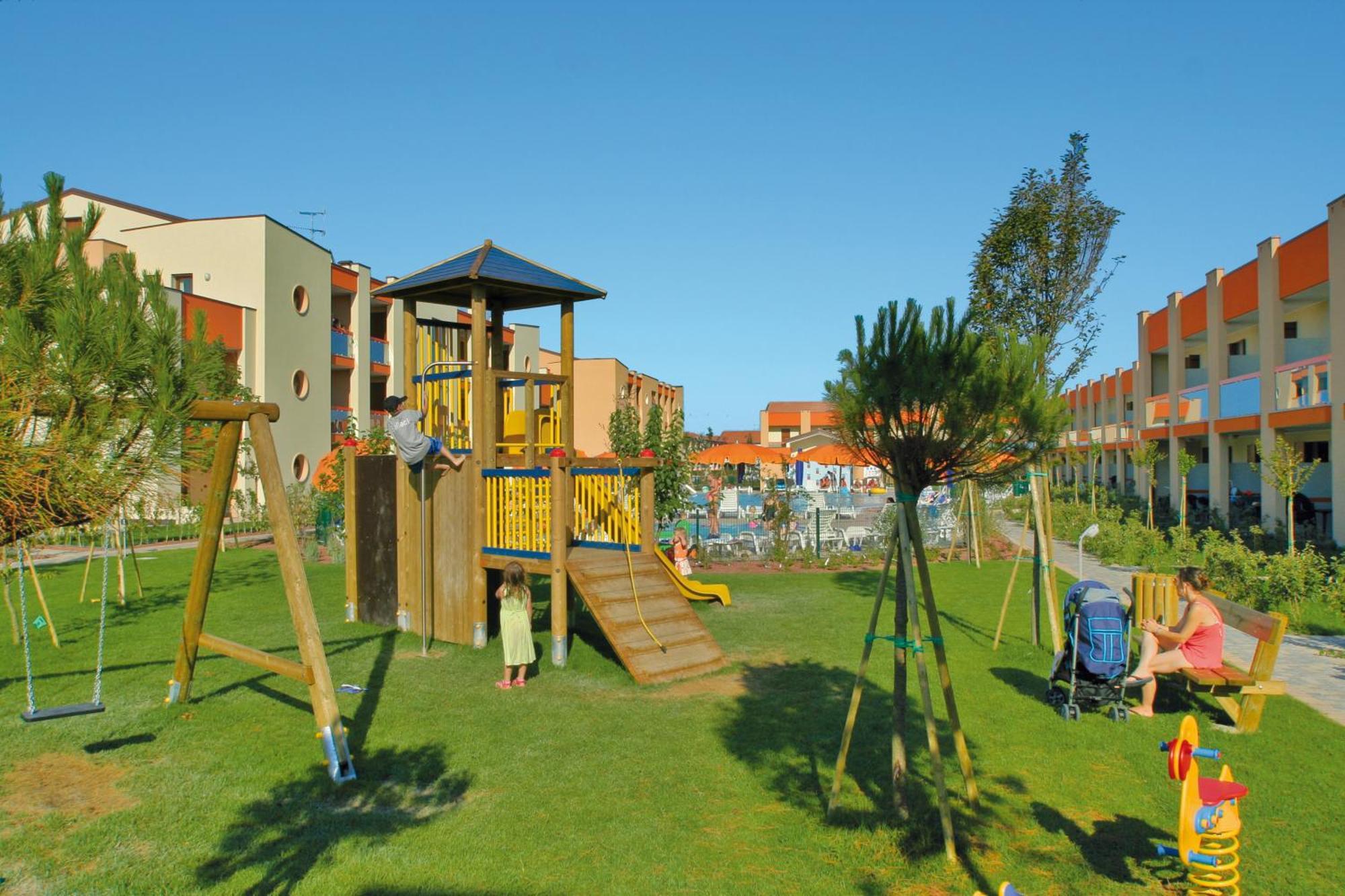 Altanea Residences Con Piscina Caorle Extérieur photo